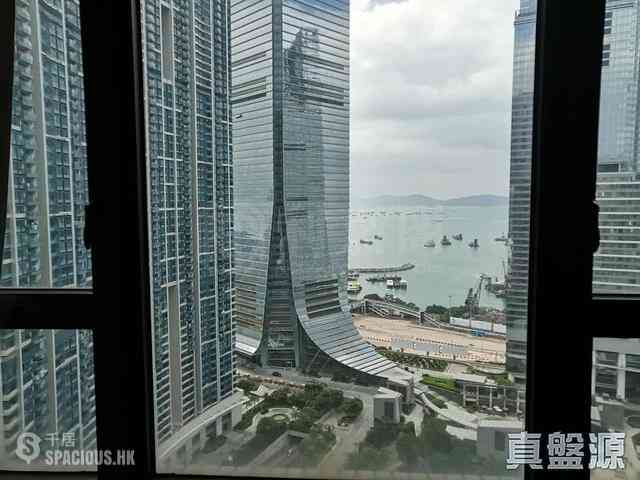 West Kowloon - The Arch Star Tower (Block 2) 01