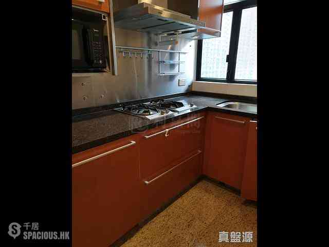 West Kowloon - The Arch Star Tower (Block 2) 03