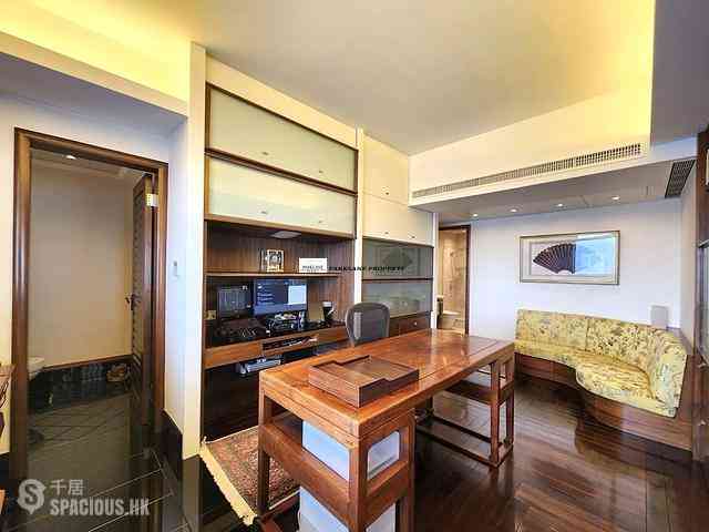 Stubbs Road - White Jade 17