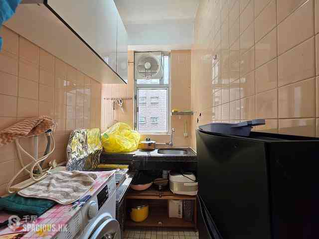 Sai Ying Pun - Yee Shun Mansion 06