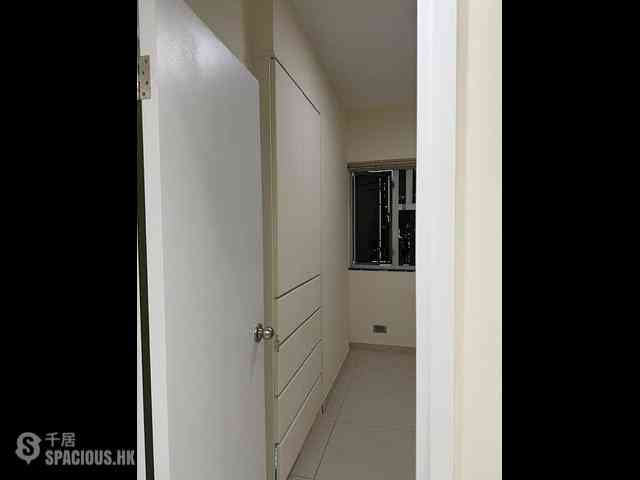 Wan Chai - Tonnochy Towers Block B 05