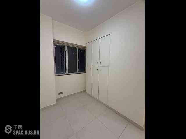 Wan Chai - Tonnochy Towers Block B 06