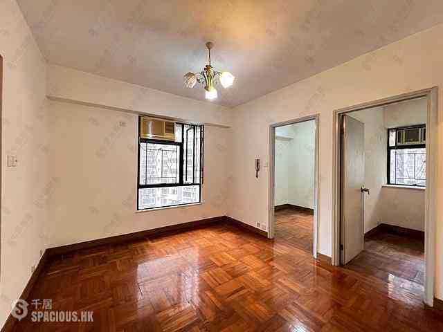 Sai Ying Pun - Kam Fung Mansion 01