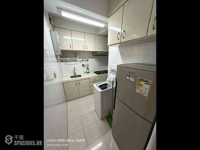 Kennedy Town - Pearl Court 16