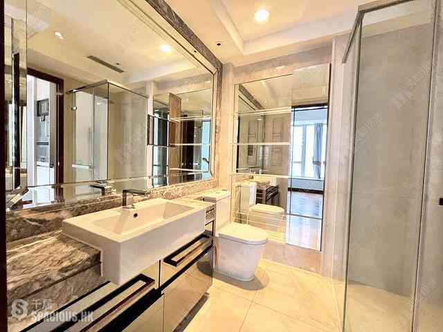 Wan Chai - The Avenue Phase 2 Block 3 06