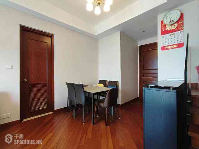 Wan Chai - The Avenue Phase 2 Block 3 03