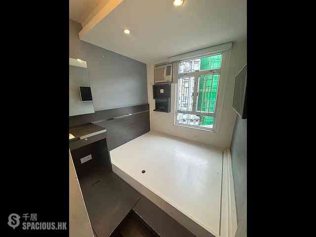 Prince Edward - Kwong Shing Building 06