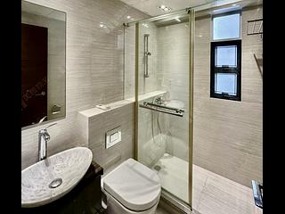 Mid Levels West - Realty Gardens 32