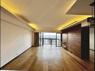 Mid Levels West - Realty Gardens 07