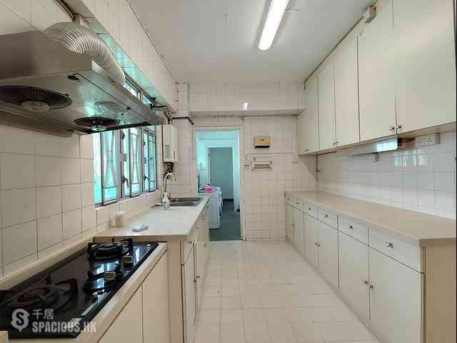 Repulse Bay - Repulse Bay Garden Block 12 09