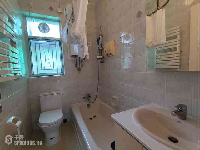 Repulse Bay - Repulse Bay Garden Block 12 07