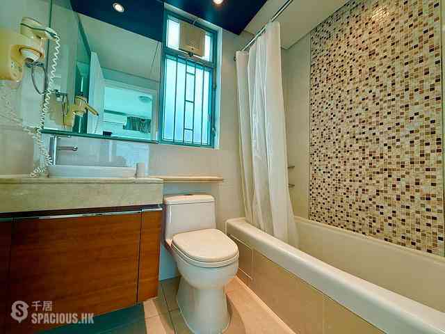 Tung Chung - Coastal Skyline Phase 3 La Rossa 10