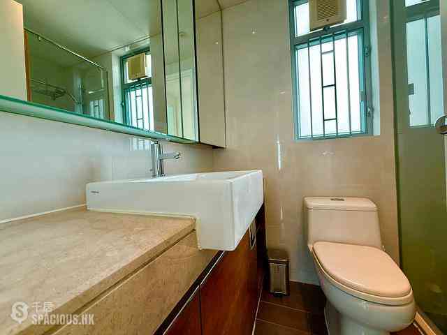 Tung Chung - Coastal Skyline Phase 3 La Rossa 11