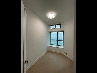 Tung Chung - Coastal Skyline Phase 3 La Rossa 05