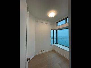 Tung Chung - Coastal Skyline Phase 3 La Rossa 06