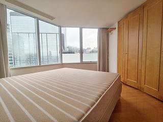 Wan Chai - Convention Plaza Apartments 05