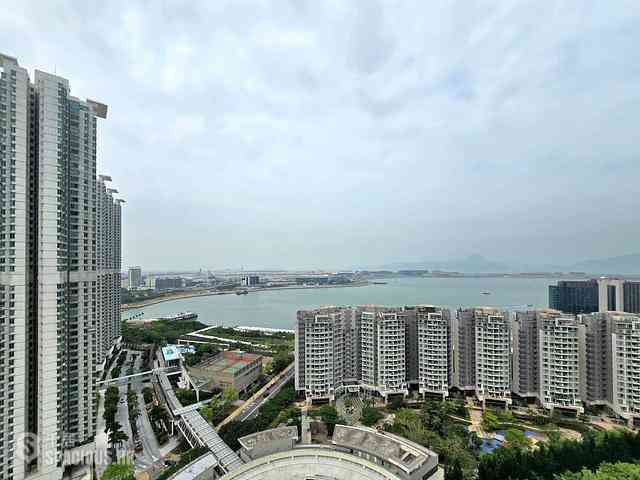Tung Chung - Coastal Skyline Phase 3 La Rossa Block B (Block 8) 16