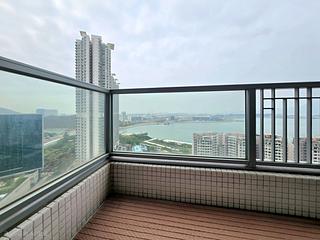 Tung Chung - Coastal Skyline Phase 3 La Rossa Block B (Block 8) 05