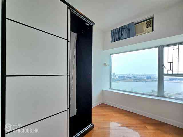 Tung Chung - Coastal Skyline Phase 3 La Rossa Block B (Block 8) 12