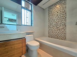 Tung Chung - Coastal Skyline Phase 3 La Rossa Block B (Block 8) 14