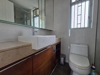 Tung Chung - Coastal Skyline Phase 3 La Rossa Block B (Block 8) 15