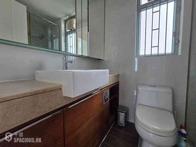 Tung Chung - Coastal Skyline Phase 3 La Rossa Block B (Block 8) 15
