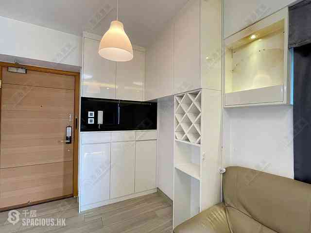 Tai Kok Tsui - Metro Harbour View Phase 2 Block 10 02
