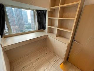 Tai Kok Tsui - Metro Harbour View Phase 2 Block 10 05