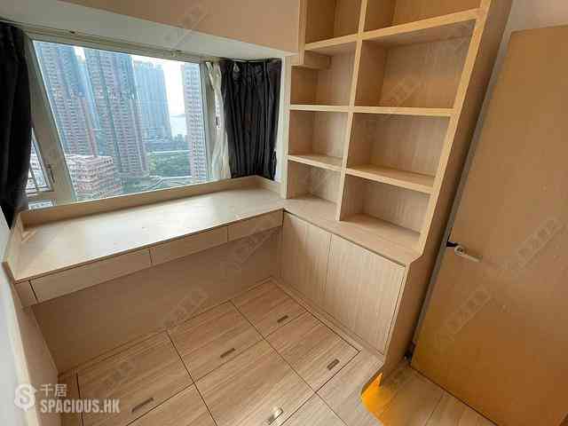 Tai Kok Tsui - Metro Harbour View Phase 2 Block 10 05