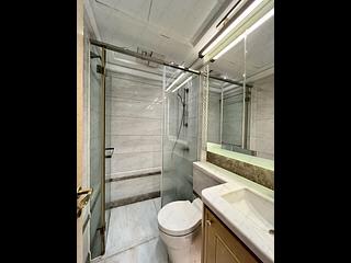 Sai Ying Pun - 63, Pokfulam Amber House (Tower 1) 04