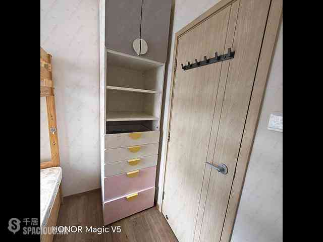Sai Ying Pun - Yue Sun Mansion Block 1 07