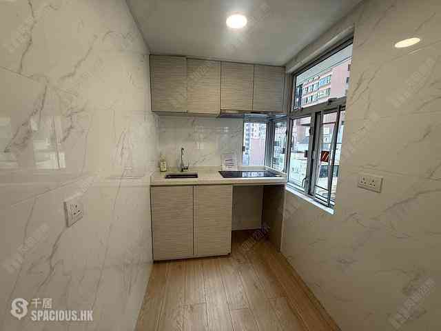 Soho - Ying Pont Building 03