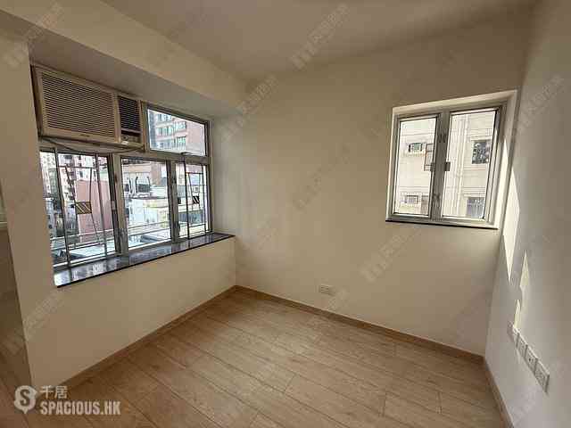 Soho - Ying Pont Building 06