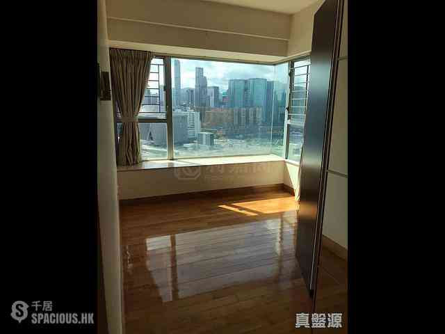 West Kowloon - The Waterfront Phase 1 03