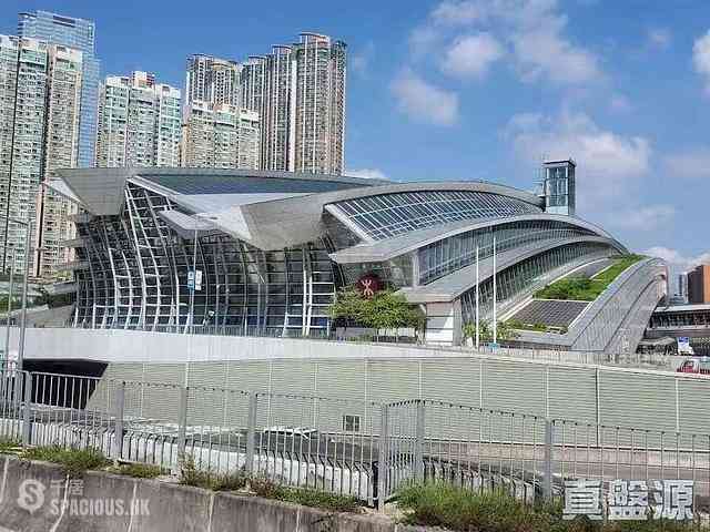 West Kowloon - The Waterfront Phase 1 Block 2 10