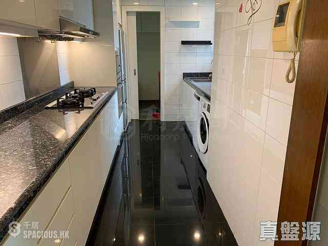 West Kowloon - The Waterfront Phase 2 Block 6 16