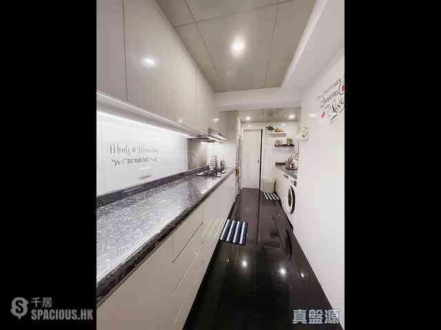 West Kowloon - The Waterfront Phase 2 Block 6 17