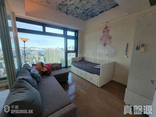 West Kowloon - The Arch Star Tower (Block 2) 17