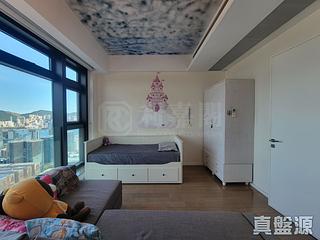 West Kowloon - The Arch Star Tower (Block 2) 18