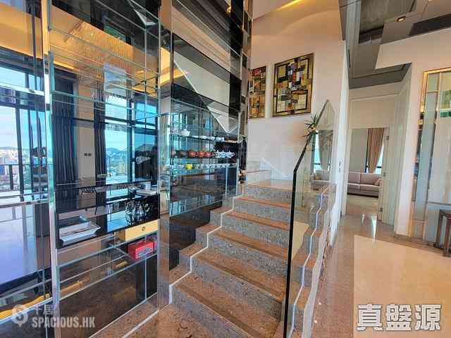 West Kowloon - The Arch Star Tower (Block 2) 05