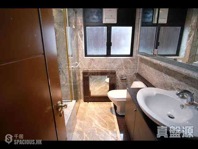 West Kowloon - The Arch Moon Tower (Block 2A) 14