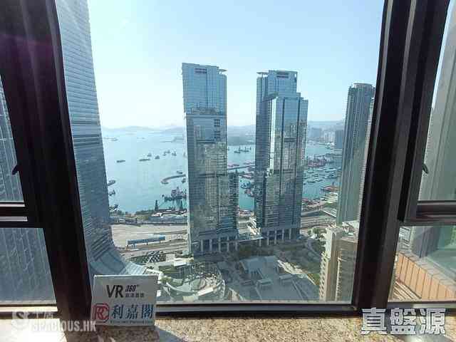West Kowloon - The Arch Moon Tower (Block 2A) 01