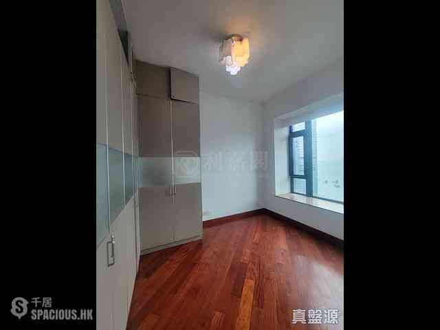 West Kowloon - The Arch Moon Tower (Block 2A) 10