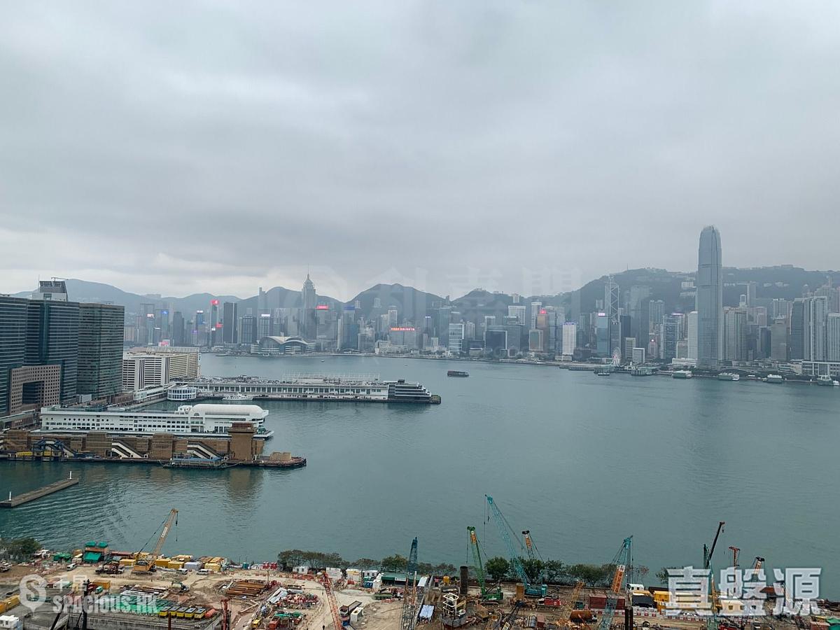 West Kowloon - The Arch Sky Tower (Block 1) 01