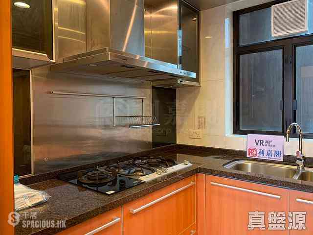 West Kowloon - The Arch Sky Tower (Block 1) 09