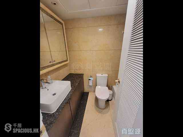 West Kowloon - The Arch Moon Tower (Block 2A) 17