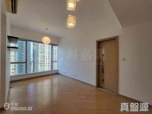 West Kowloon - The Cullinan (Tower 21 Zone 5 Star Sky) 01