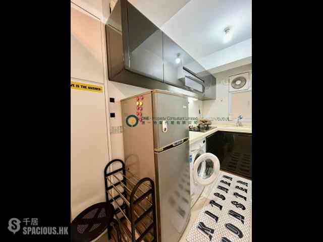Sai Ying Pun - Fung Yu Building 05