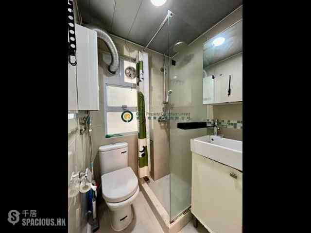 Sai Ying Pun - Fung Yu Building 06