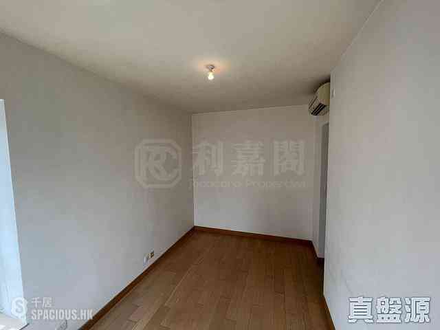 Sai Ying Pun - Island Crest Block 1 07